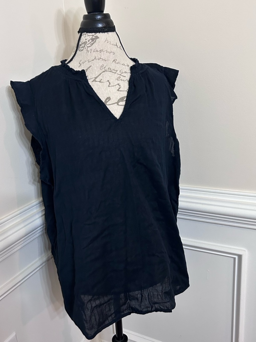 Old Navy Black Linen V-Neck Cap Sleeve Blouse